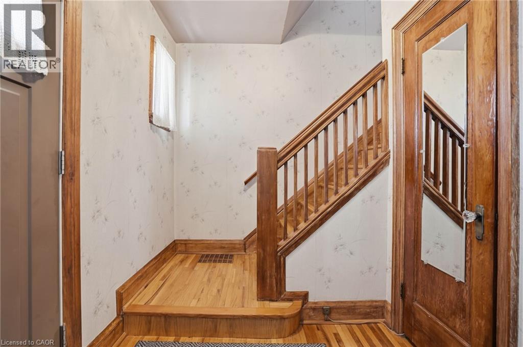 71 Weir Street S, Hamilton, ON - Indoor Photo Showing Other Room