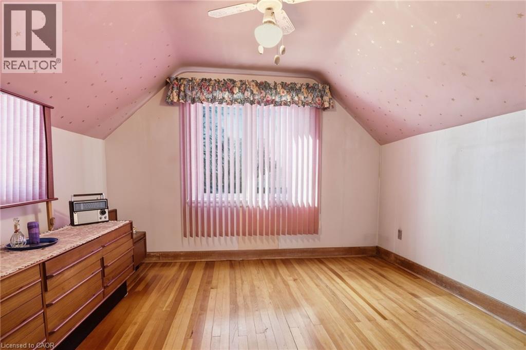 71 Weir Street S, Hamilton, ON - Indoor Photo Showing Other Room