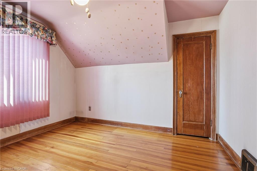 71 Weir Street S, Hamilton, ON - Indoor Photo Showing Other Room