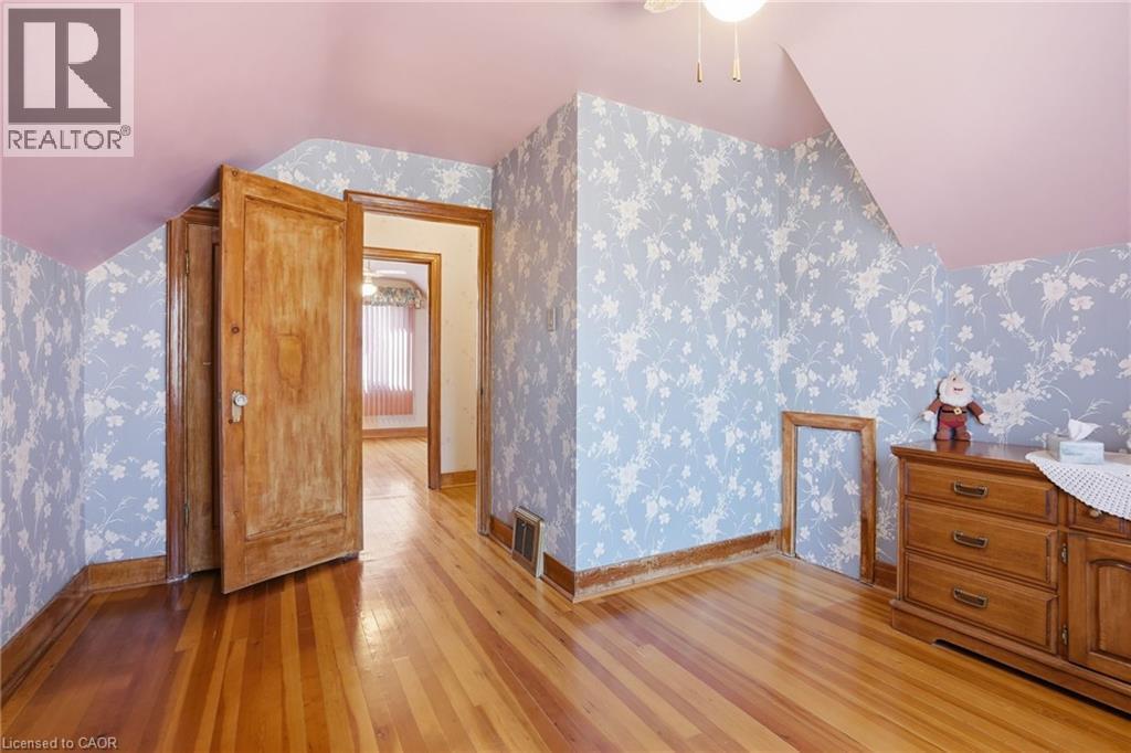 71 Weir Street S, Hamilton, ON - Indoor Photo Showing Other Room