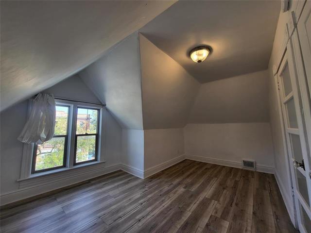 422 Burrows Ave, Winnipeg, MB