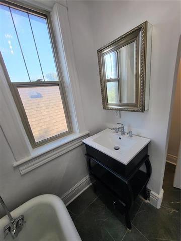 422 Burrows Ave, Winnipeg, MB