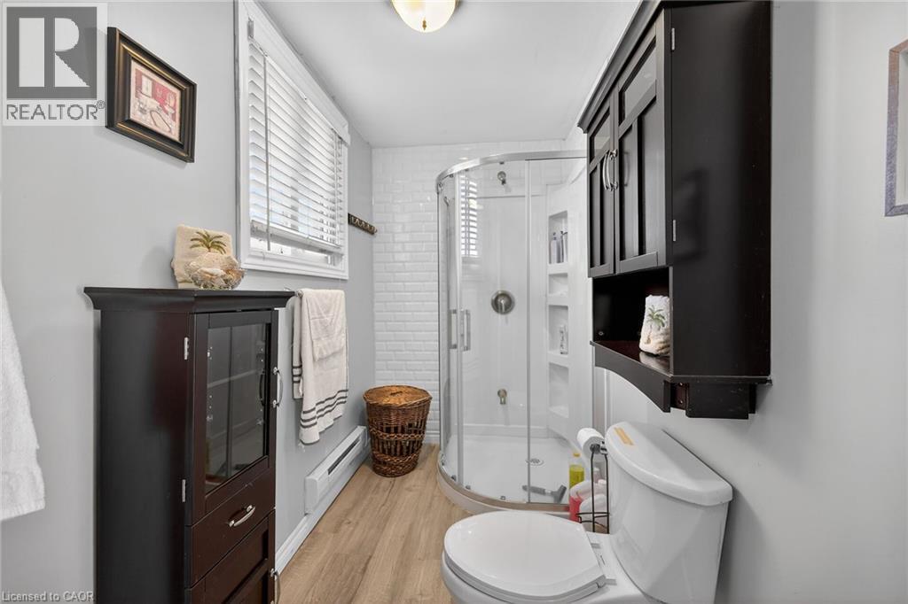 87 Lakeshore Road, Haldimand, ON - Indoor Photo Showing Bathroom