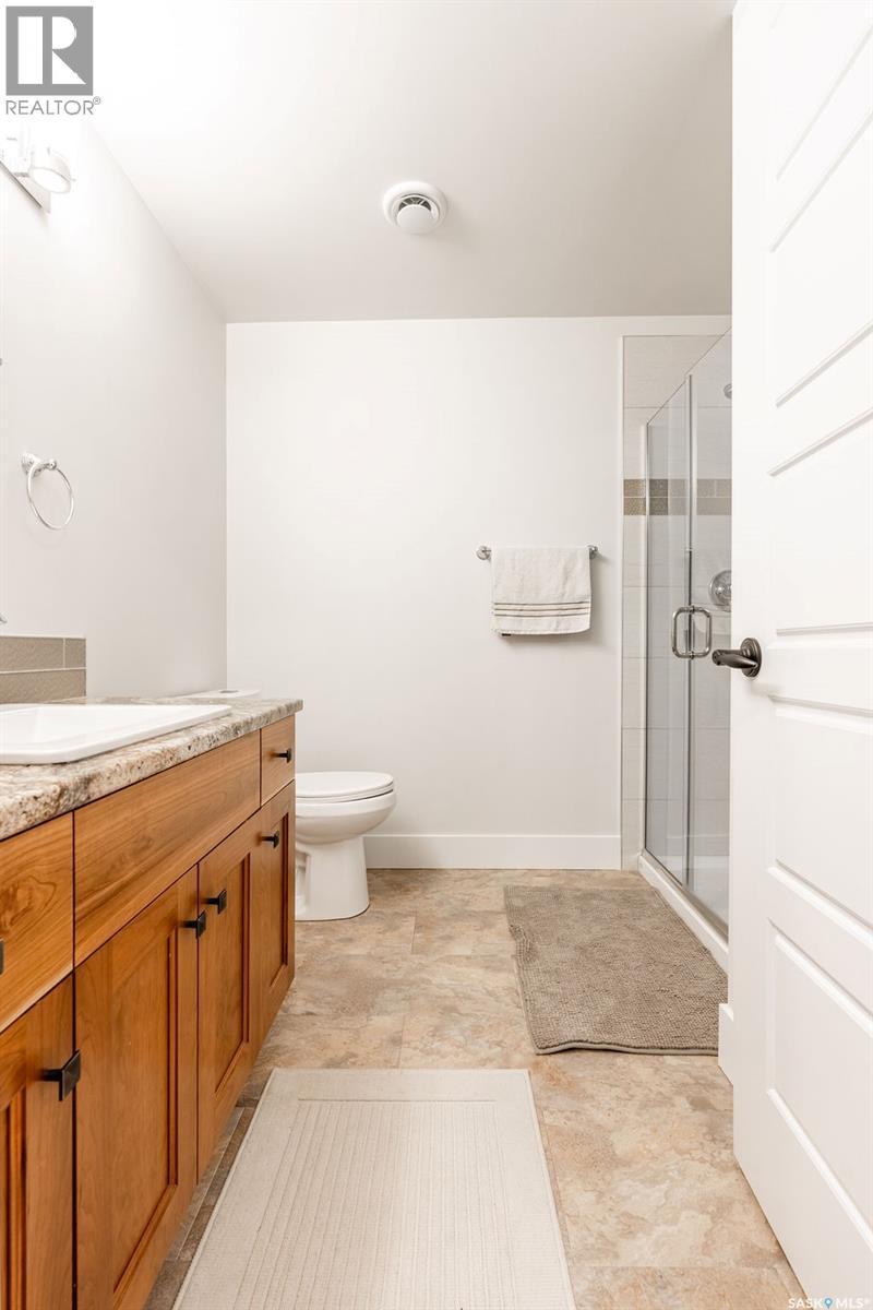1307 Jackson Avenue, Saskatoon, SK - Indoor Photo Showing Bathroom