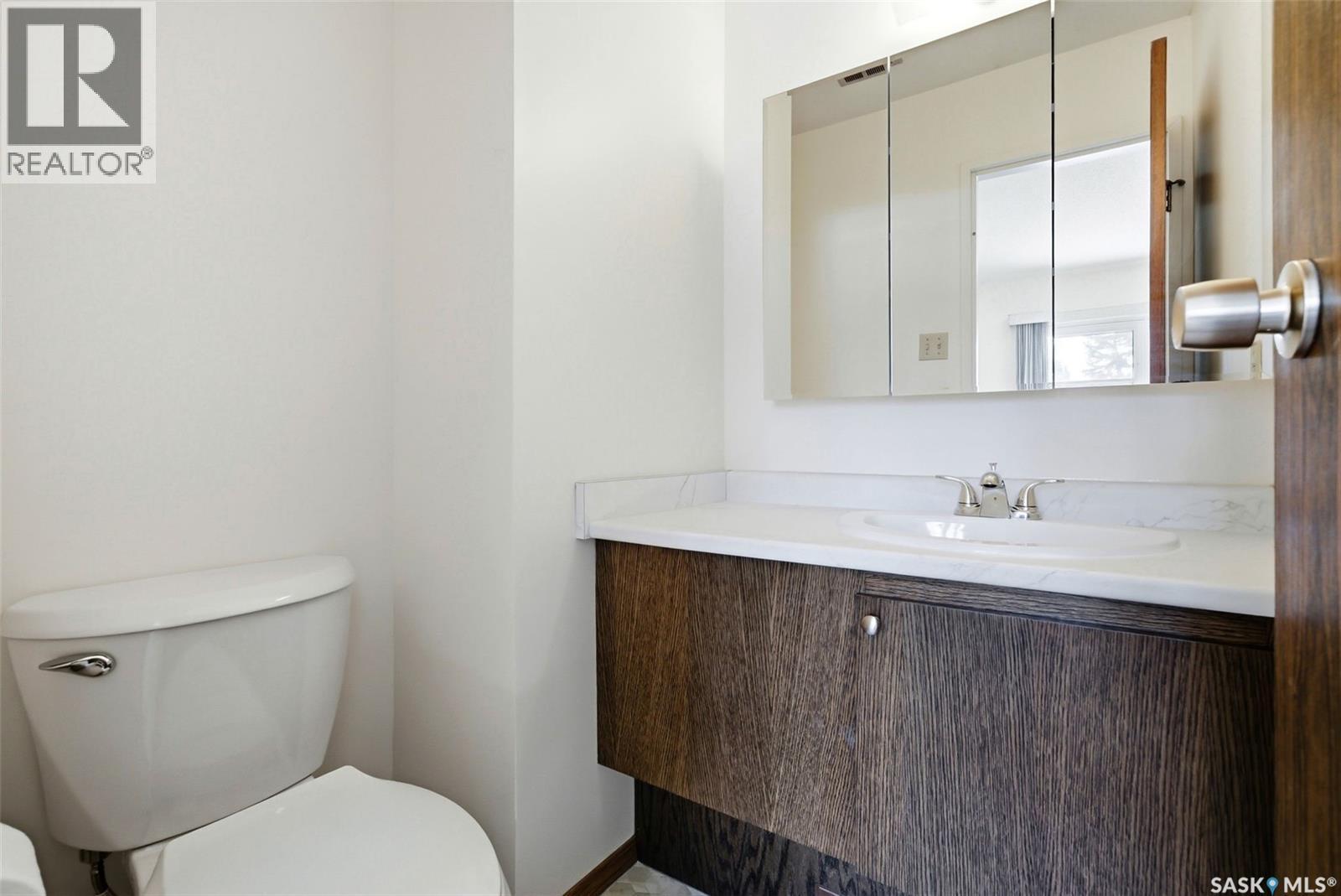 1615 23Rd Avenue, Regina, SK - Indoor Photo Showing Bathroom