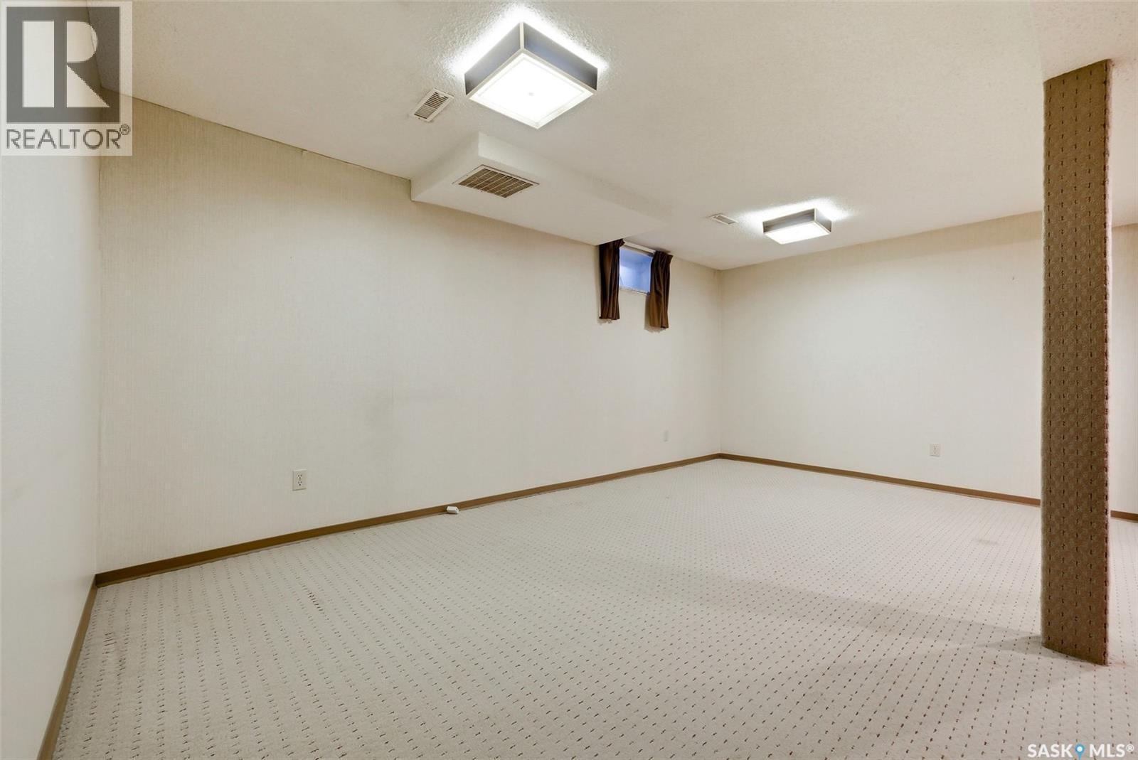 1615 23Rd Avenue, Regina, SK - Indoor Photo Showing Other Room