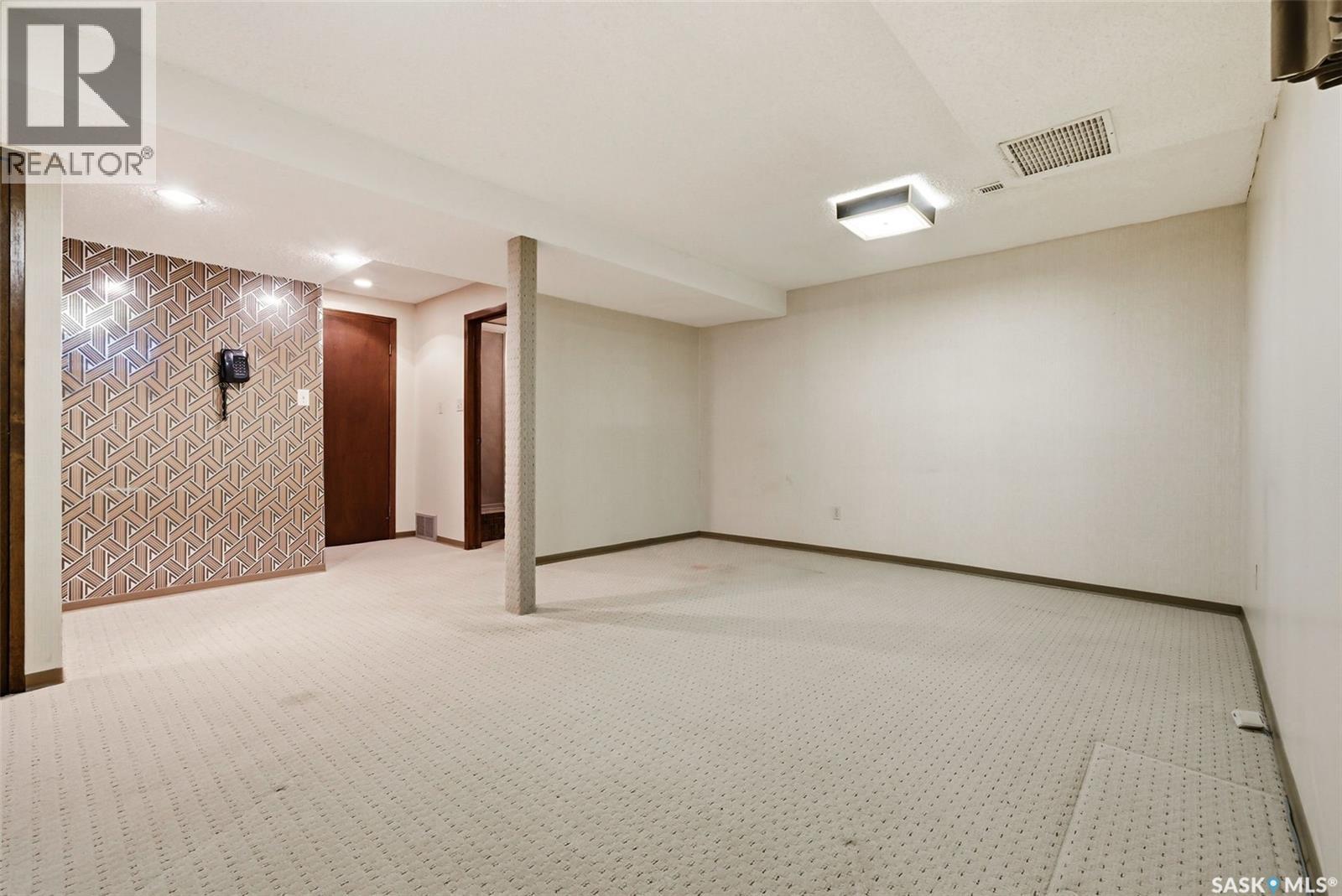 1615 23Rd Avenue, Regina, SK - Indoor Photo Showing Other Room