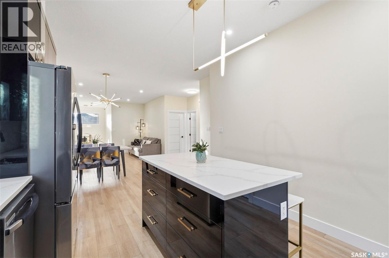 711 Nightingale Road, Saskatoon, SK - Indoor Photo Showing Kitchen