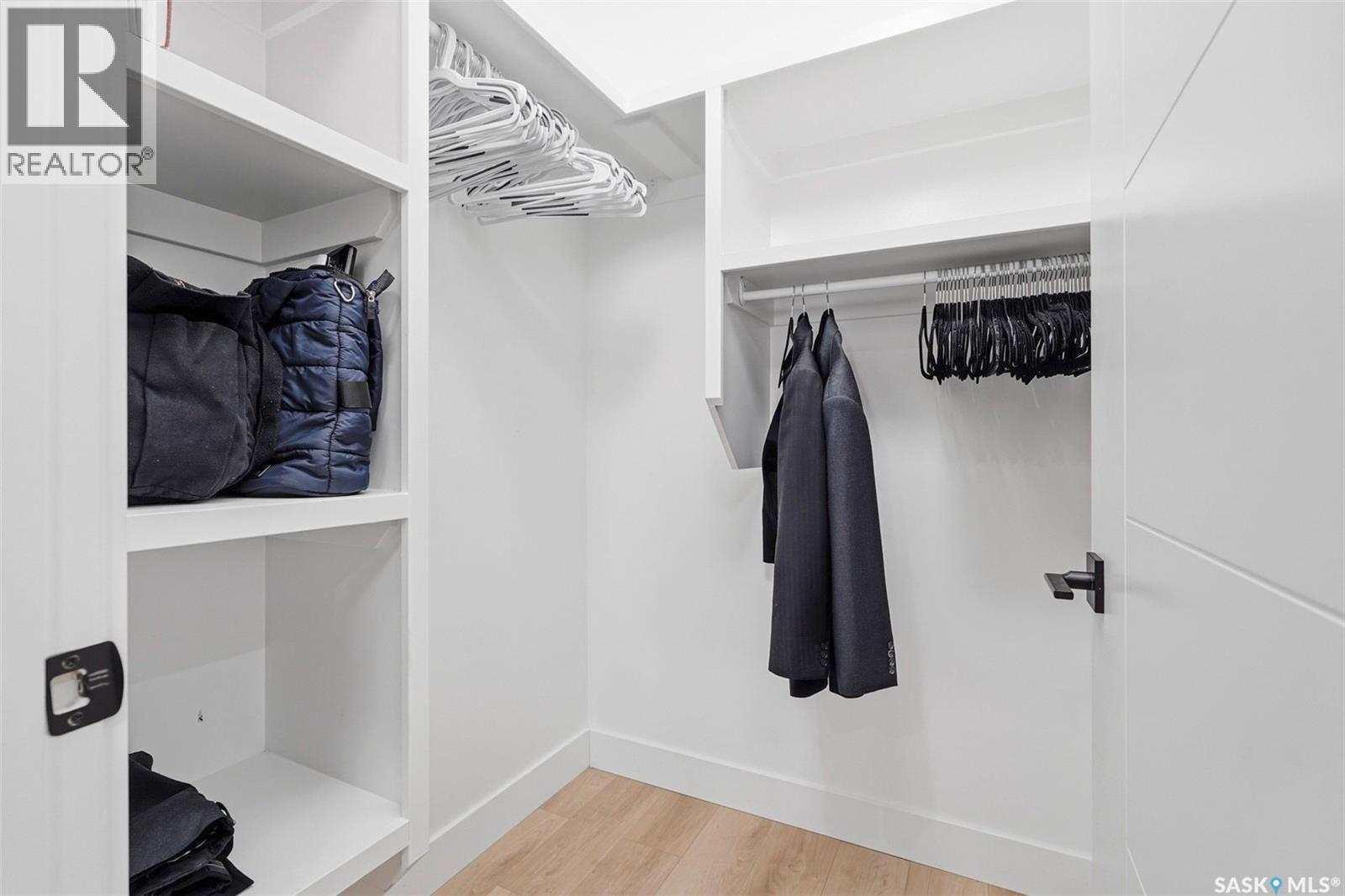 711 Nightingale Road, Saskatoon, SK - Indoor With Storage