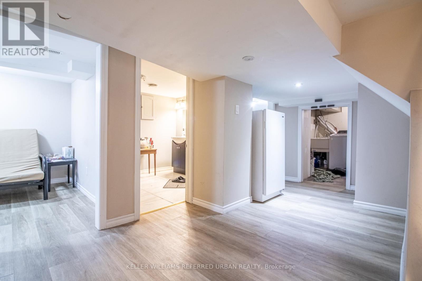 36 Haddon Avenue N, Hamilton, ON - Indoor Photo Showing Other Room