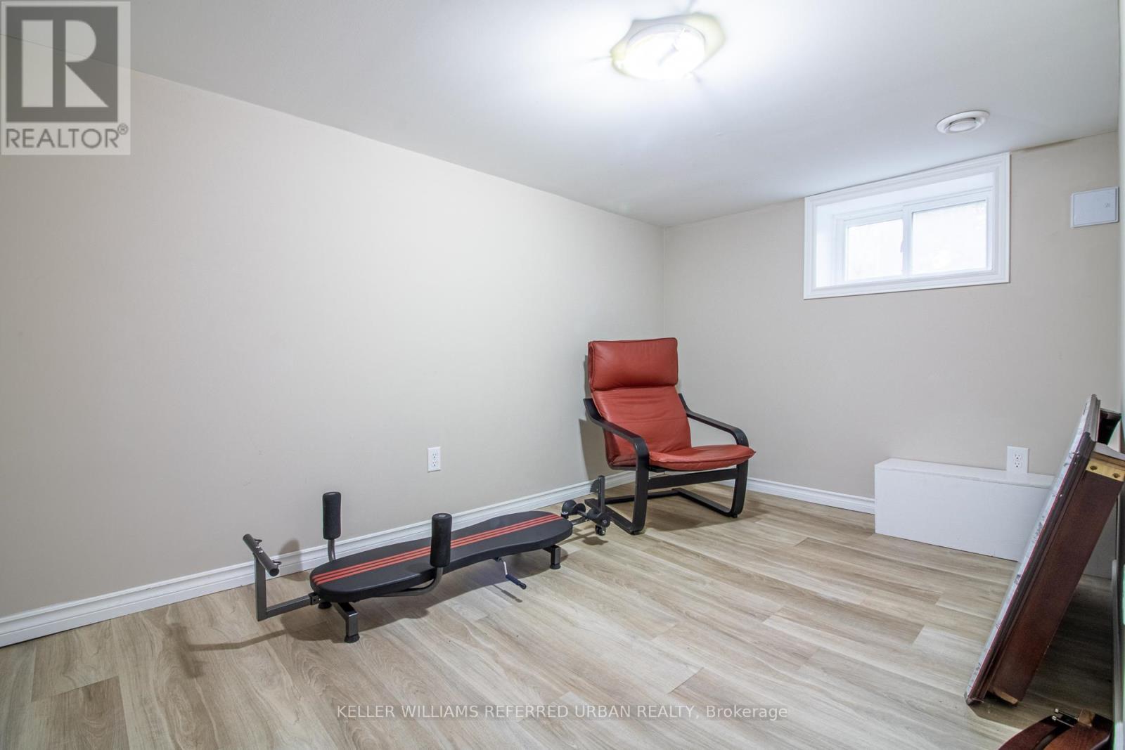 36 Haddon Avenue N, Hamilton, ON - Indoor