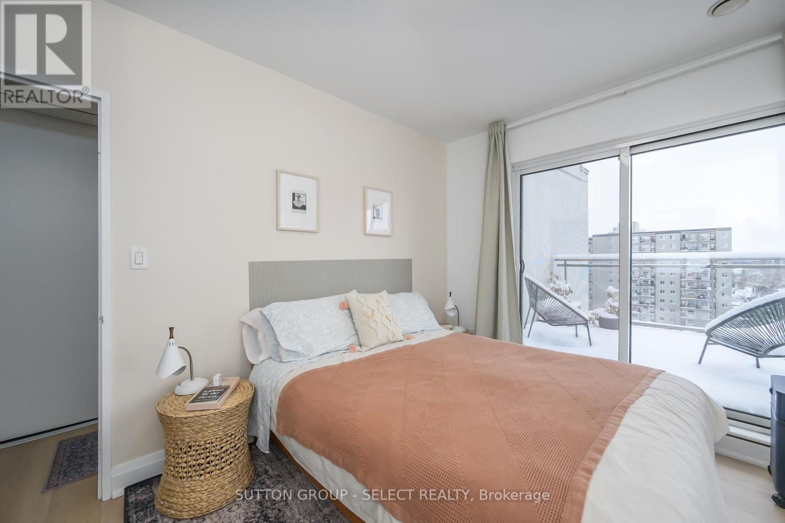 903 - 544 Talbot Street, London East (East E), ON - Indoor Photo Showing Bedroom