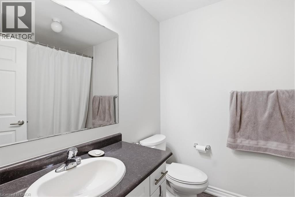162 West Oak Trail, Kitchener, ON - Indoor Photo Showing Bathroom