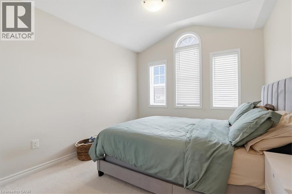 162 West Oak Trail, Kitchener, ON - Indoor Photo Showing Bedroom