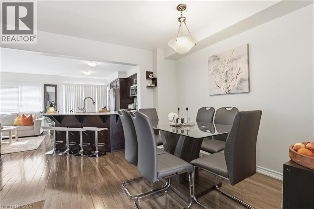 162 West Oak Trail, Kitchener, ON - Indoor Photo Showing Dining Room