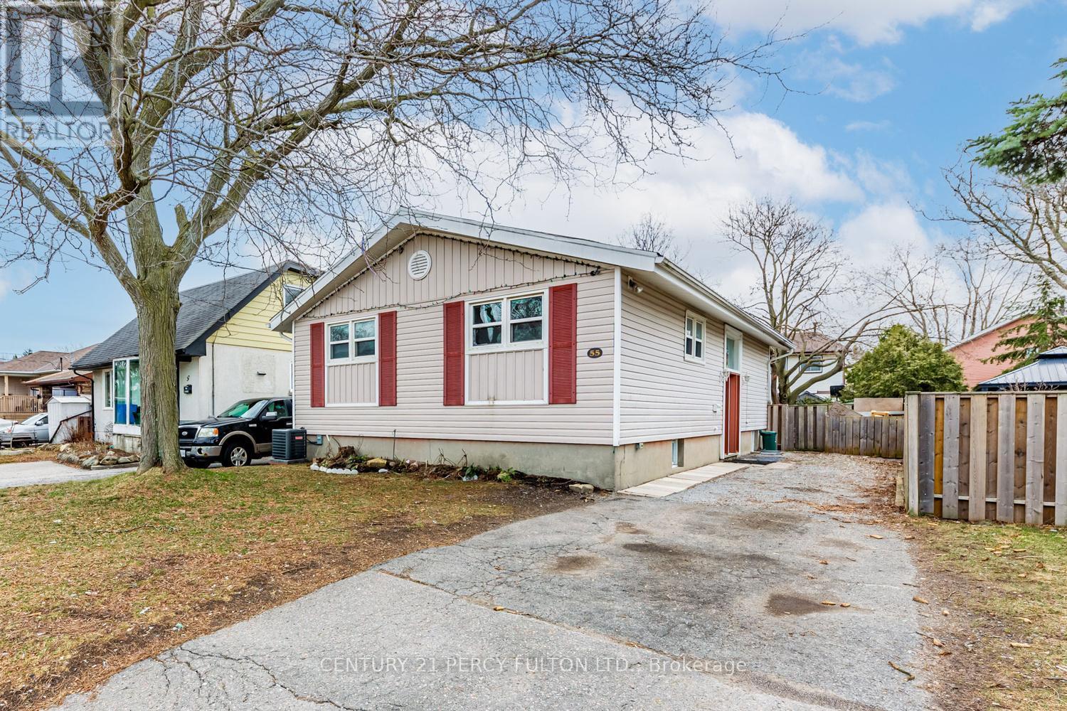 55 Glovers Road E, Oshawa, ON - Outdoor