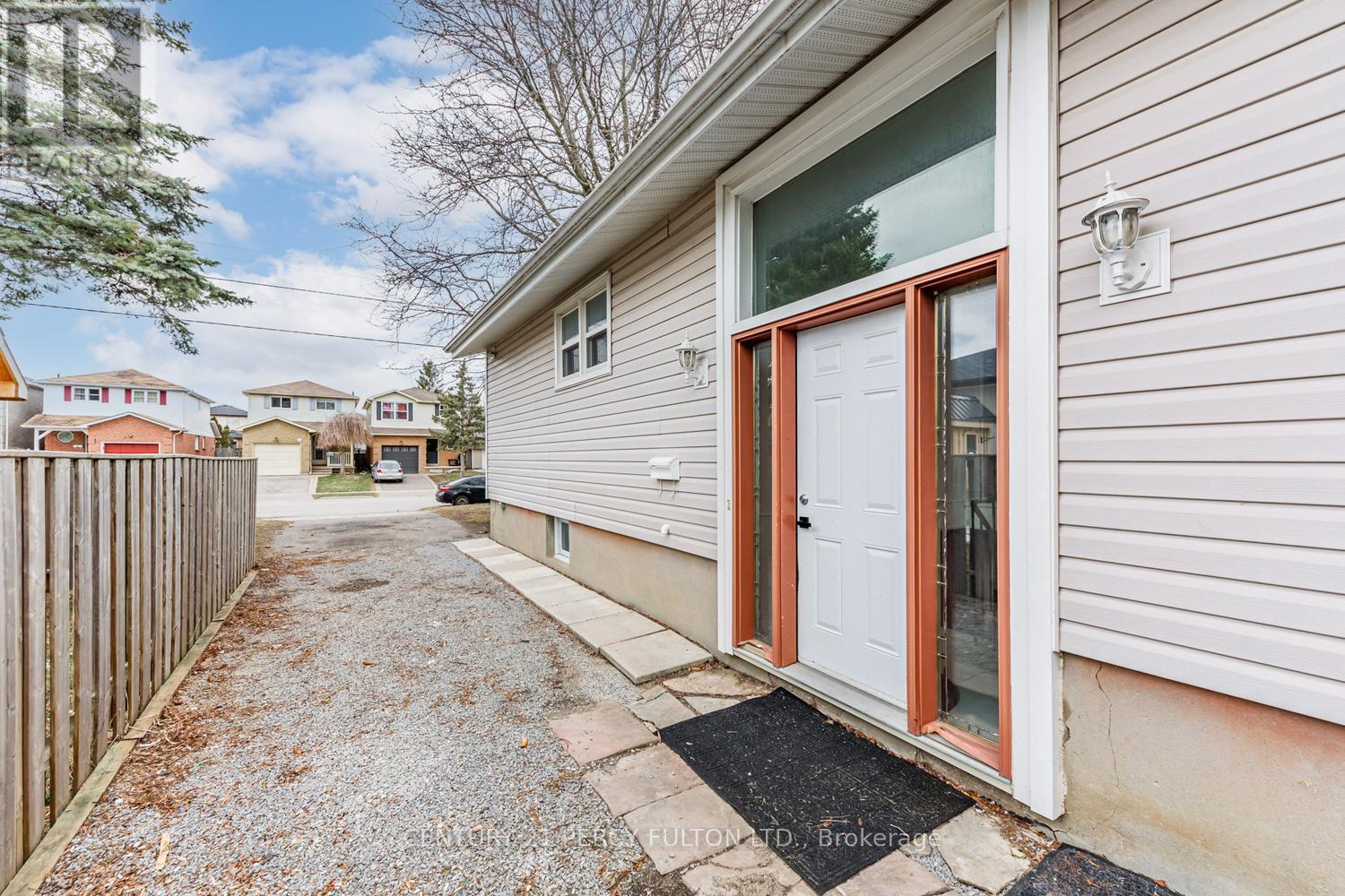 55 Glovers Road E, Oshawa, ON - Outdoor With Exterior