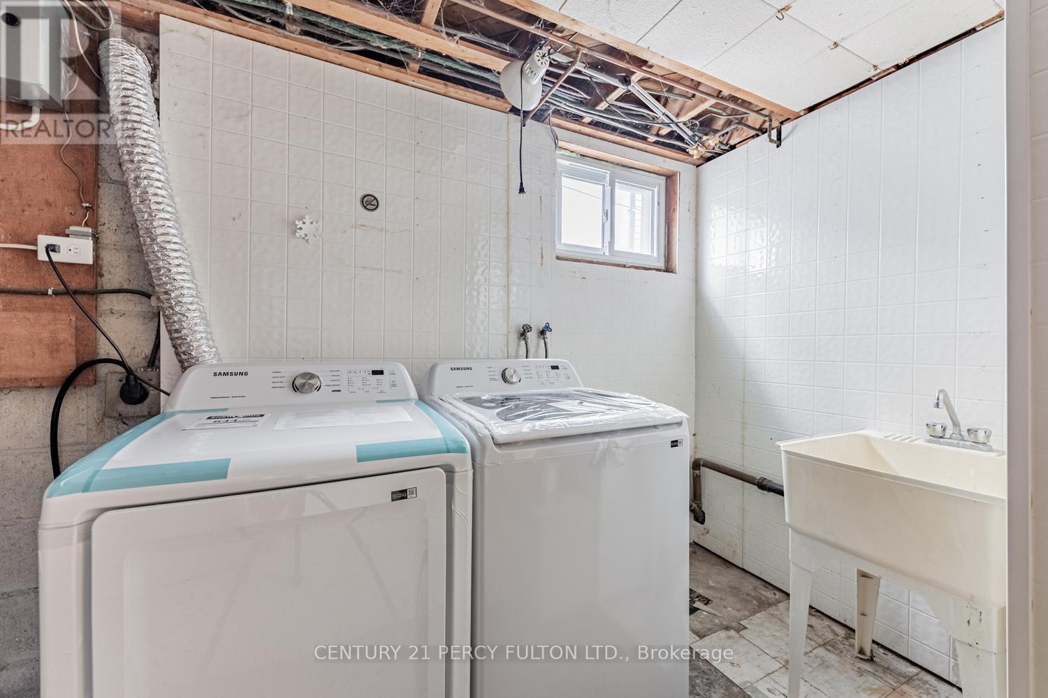 55 Glovers Road E, Oshawa, ON - Indoor Photo Showing Laundry Room