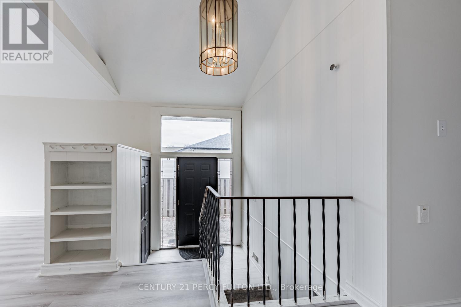 55 Glovers Road E, Oshawa, ON - Indoor Photo Showing Other Room