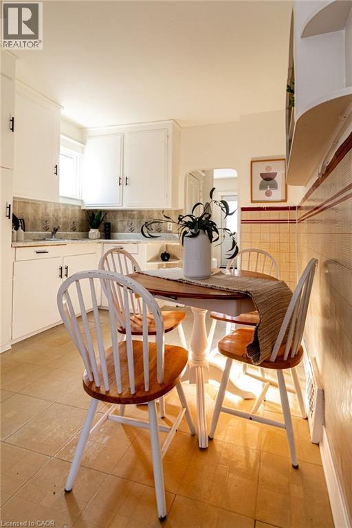 58 Edgemont Street N, Hamilton, ON - Indoor Photo Showing Dining Room