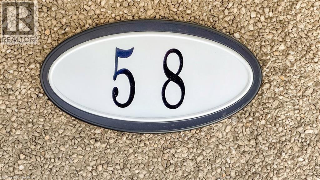 58 Edgemont Street N, Hamilton, ON - Indoor