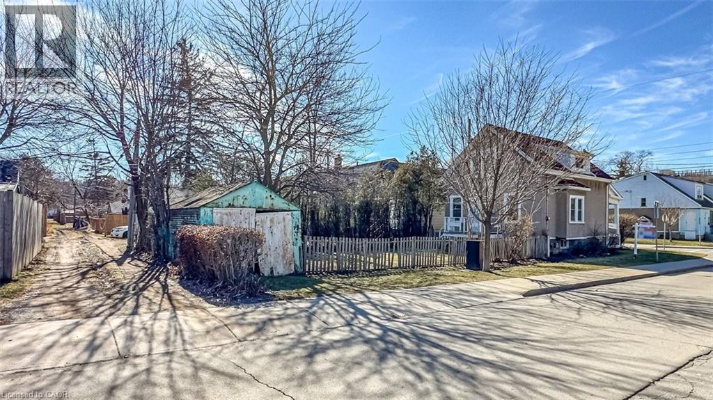 58 Edgemont Street N, Hamilton, ON - Outdoor With Deck Patio Veranda