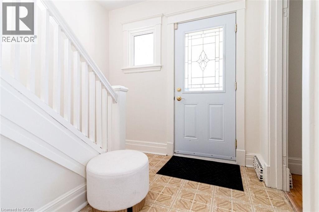 58 Edgemont Street N, Hamilton, ON - Indoor Photo Showing Other Room