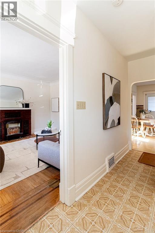 58 Edgemont Street N, Hamilton, ON - Indoor Photo Showing Other Room
