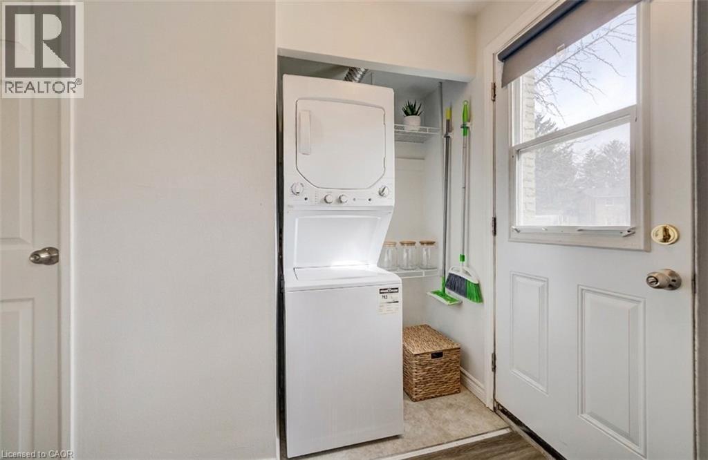 184 Westcourt Place, Waterloo, ON - Indoor Photo Showing Laundry Room