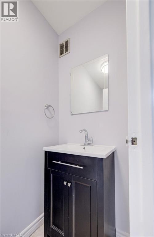 184 Westcourt Place, Waterloo, ON - Indoor Photo Showing Bathroom