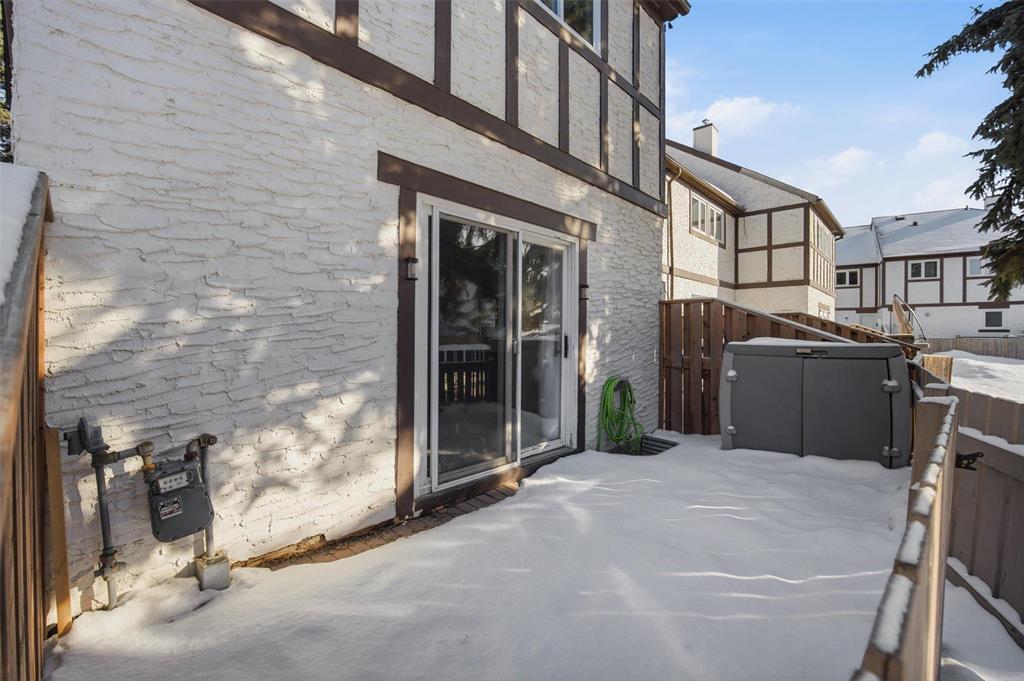 D 57 Apple Lane, Winnipeg, MB - Outdoor With Exterior