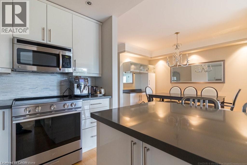 551 Maple Avenue Unit# 607, Burlington, ON - Indoor Photo Showing Kitchen With Upgraded Kitchen