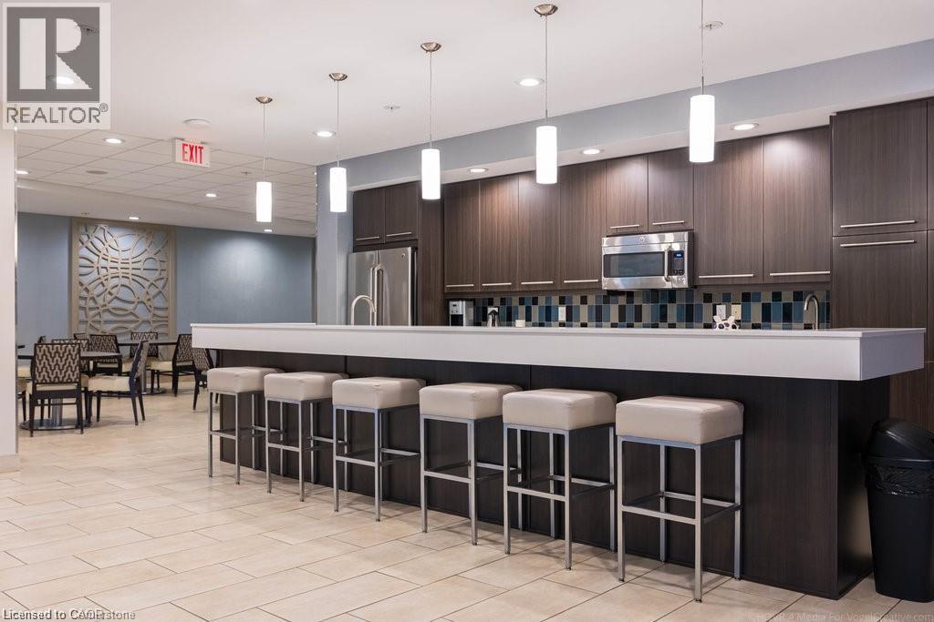 551 Maple Avenue Unit# 607, Burlington, ON - Indoor Photo Showing Kitchen With Upgraded Kitchen