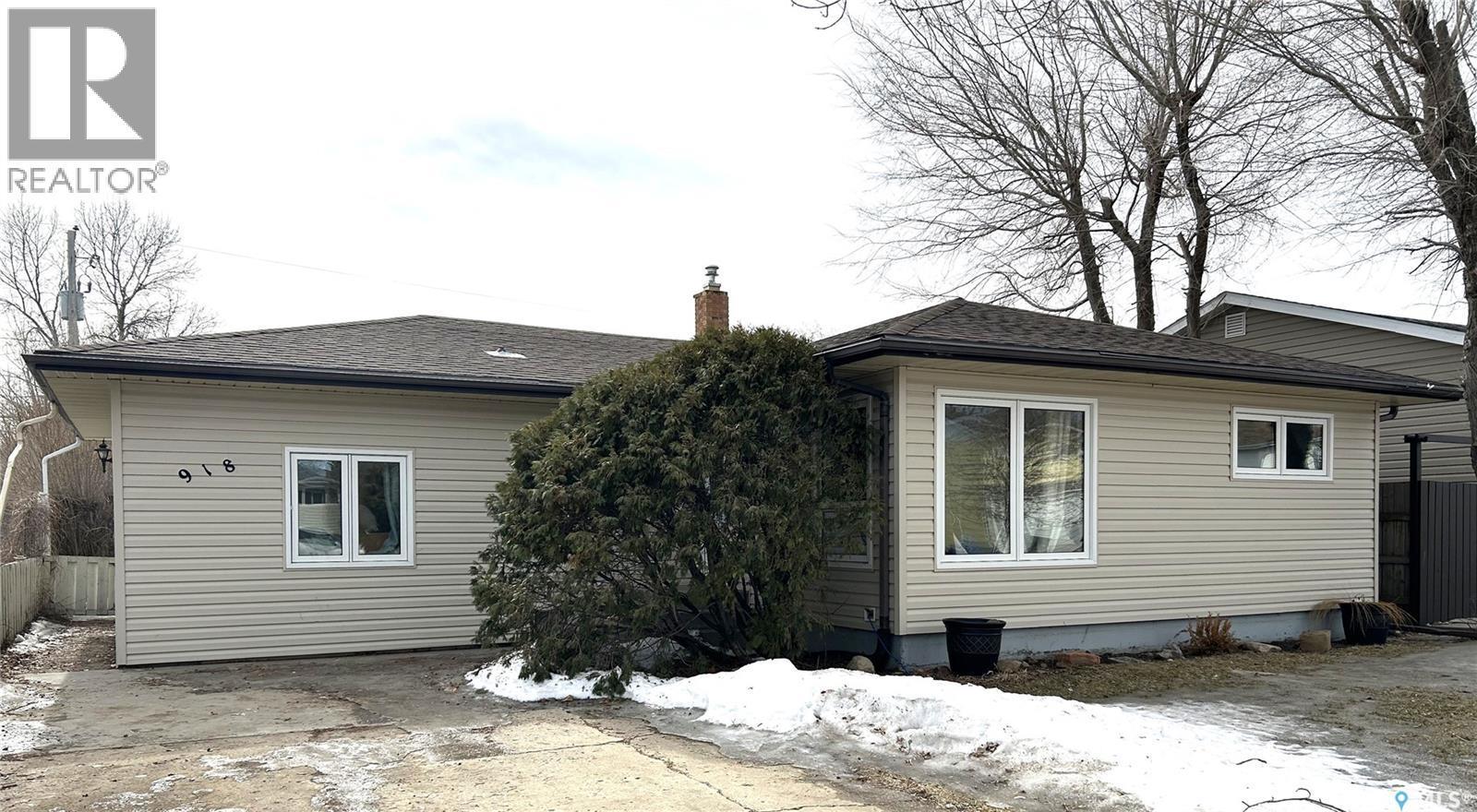 918 Albert Street, Estevan, SK - Outdoor With Exterior
