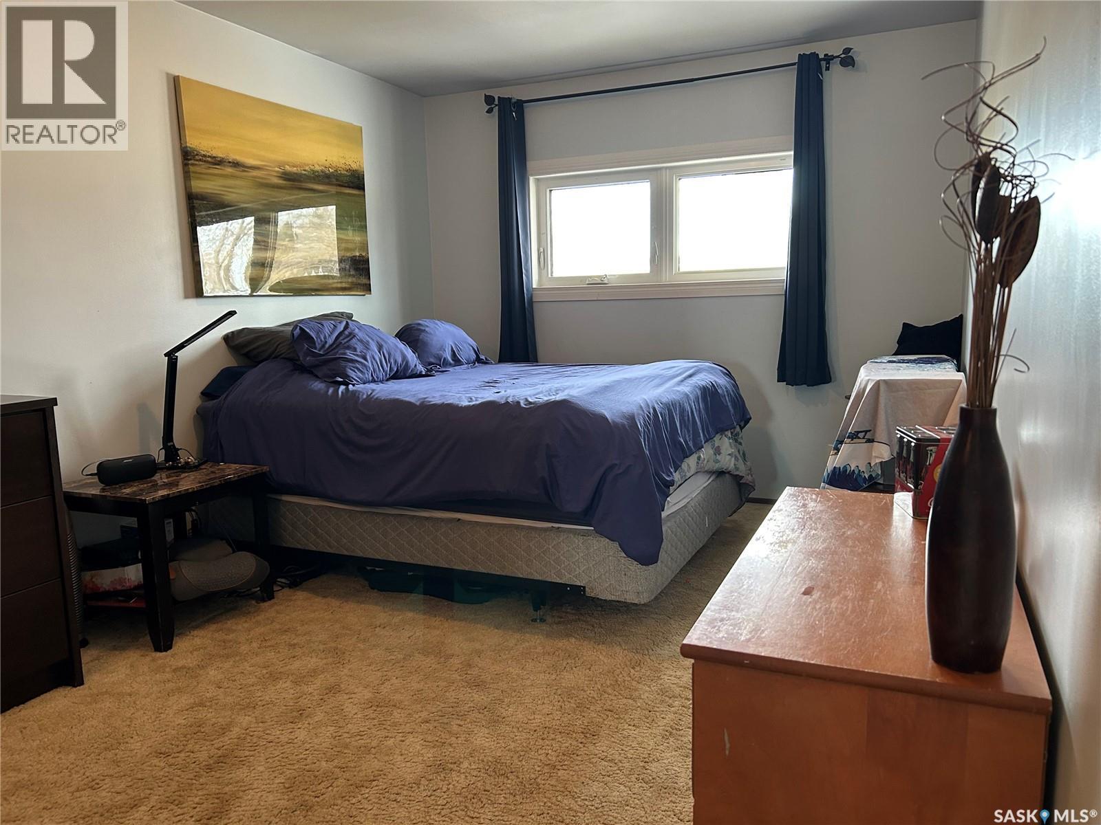 918 Albert Street, Estevan, SK - Indoor Photo Showing Bedroom
