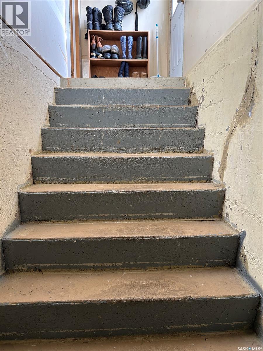 918 Albert Street, Estevan, SK - Indoor Photo Showing Other Room