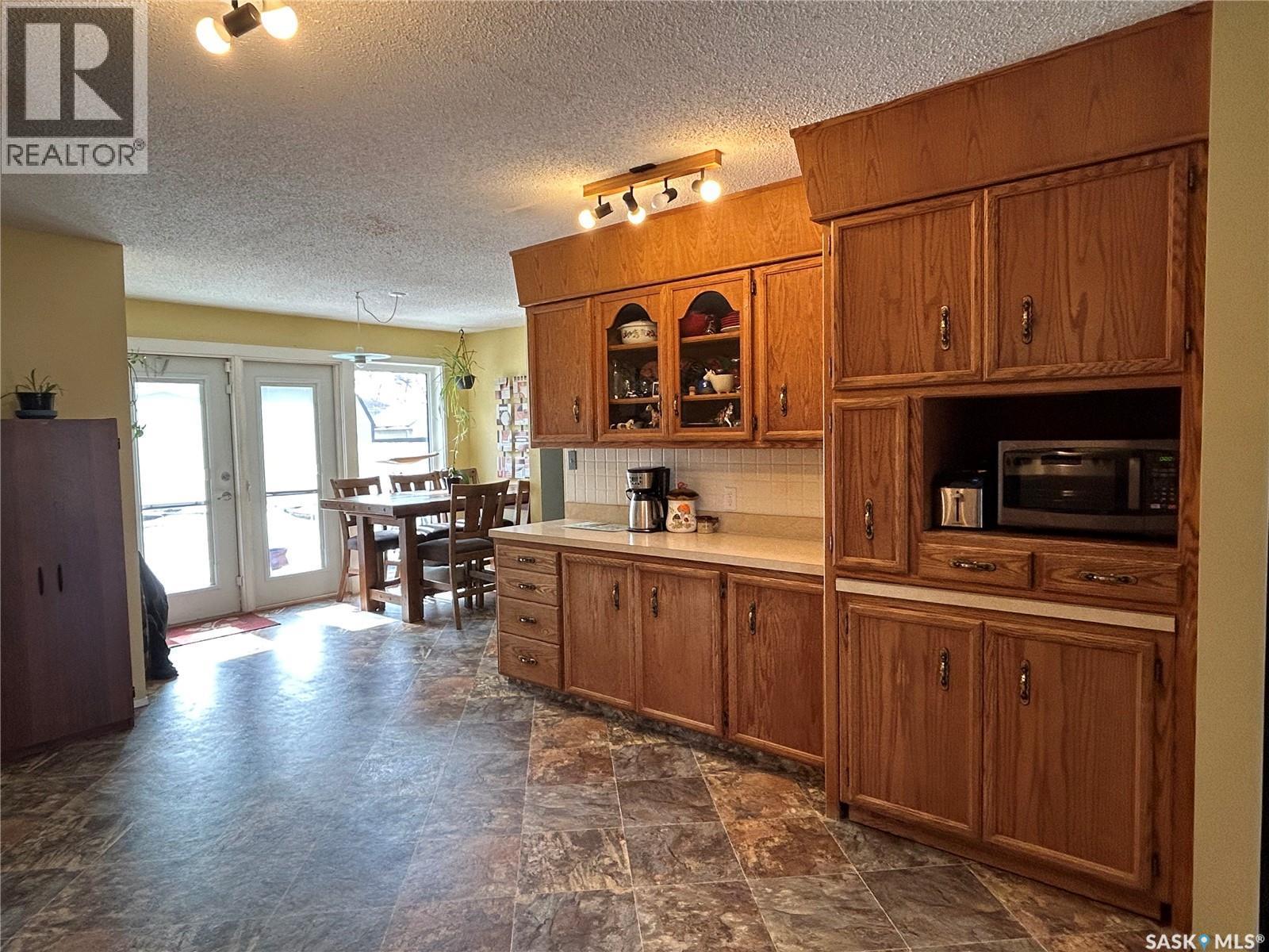 918 Albert Street, Estevan, SK - Indoor Photo Showing Other Room