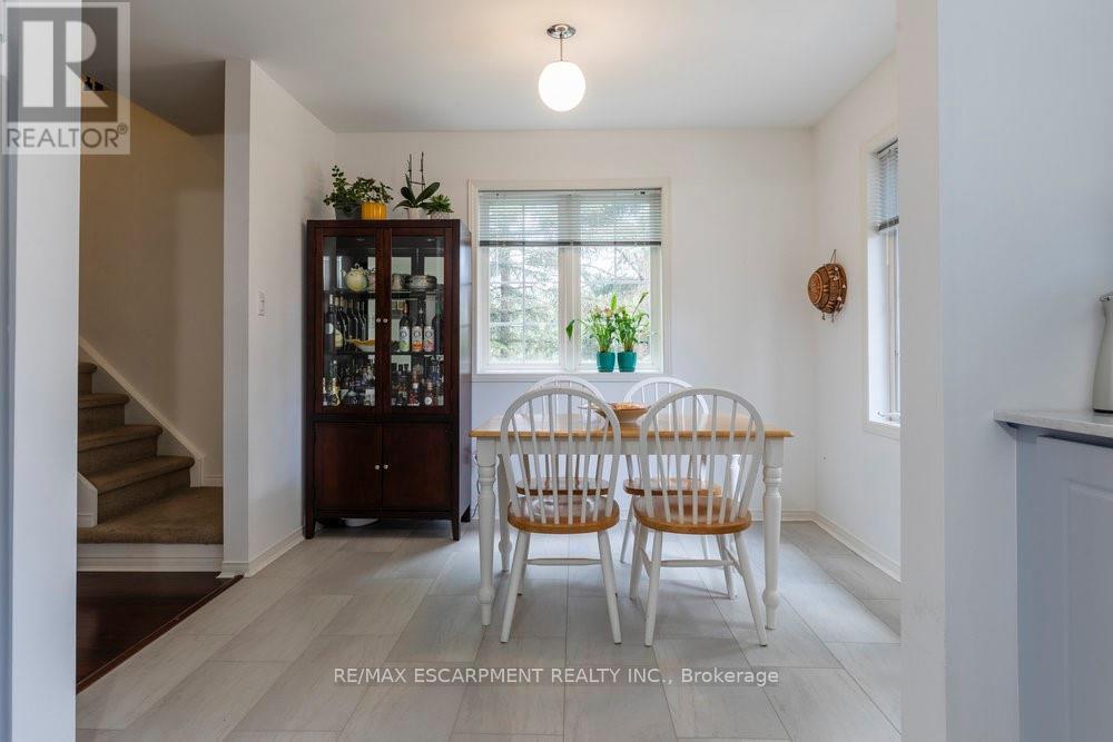 1 - 31 Moss Boulevard, Hamilton, ON - Indoor Photo Showing Dining Room