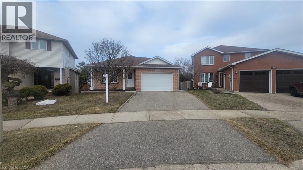 114 Glencliffe Court, Kitchener, ON - Outdoor With Facade