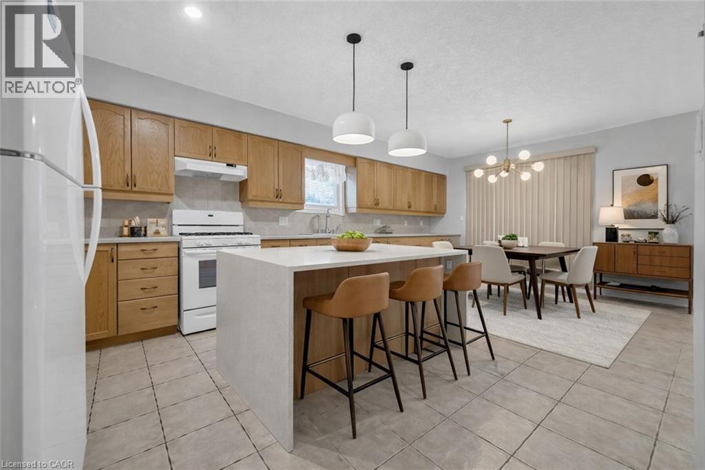 114 Glencliffe Court, Kitchener, ON - Indoor Photo Showing Kitchen
