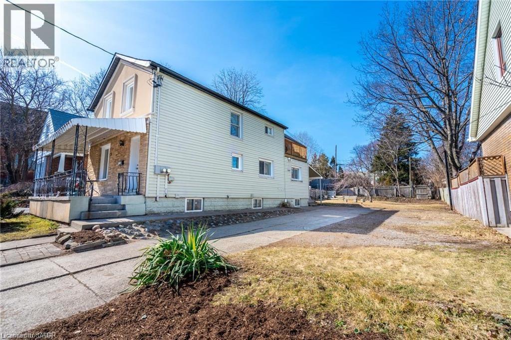 153 Strathcona Avenue N, Hamilton, ON