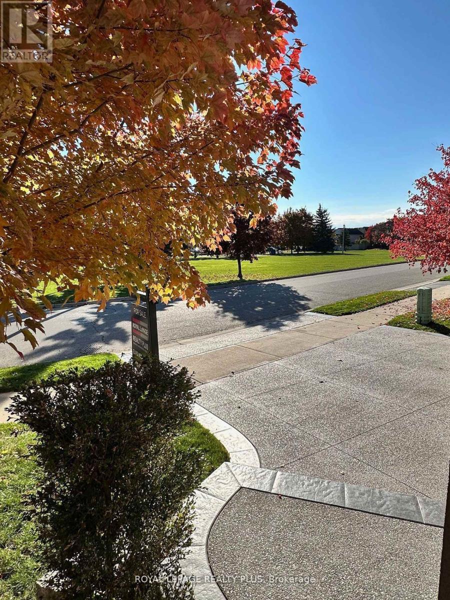 20 Navy Crescent, Brampton, ON - Outdoor