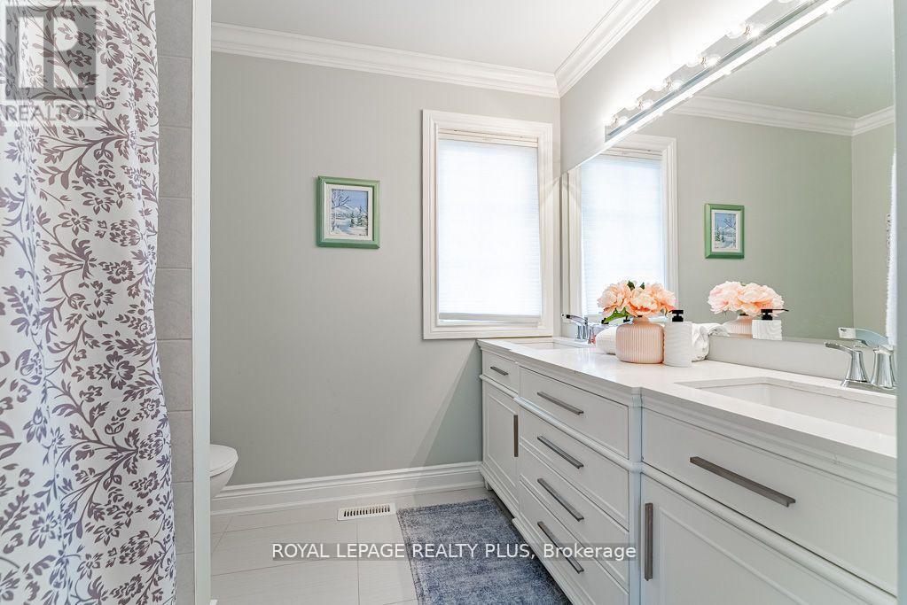 20 Navy Crescent, Brampton, ON - Indoor Photo Showing Bathroom