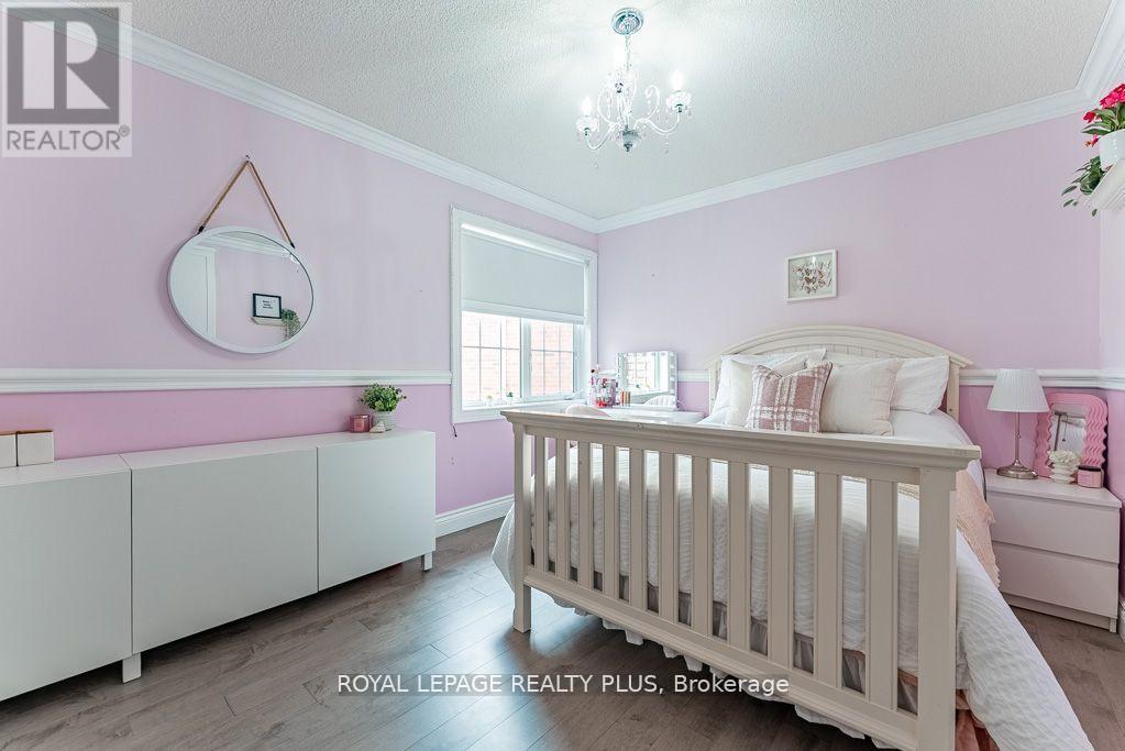 20 Navy Crescent, Brampton, ON - Indoor Photo Showing Bedroom