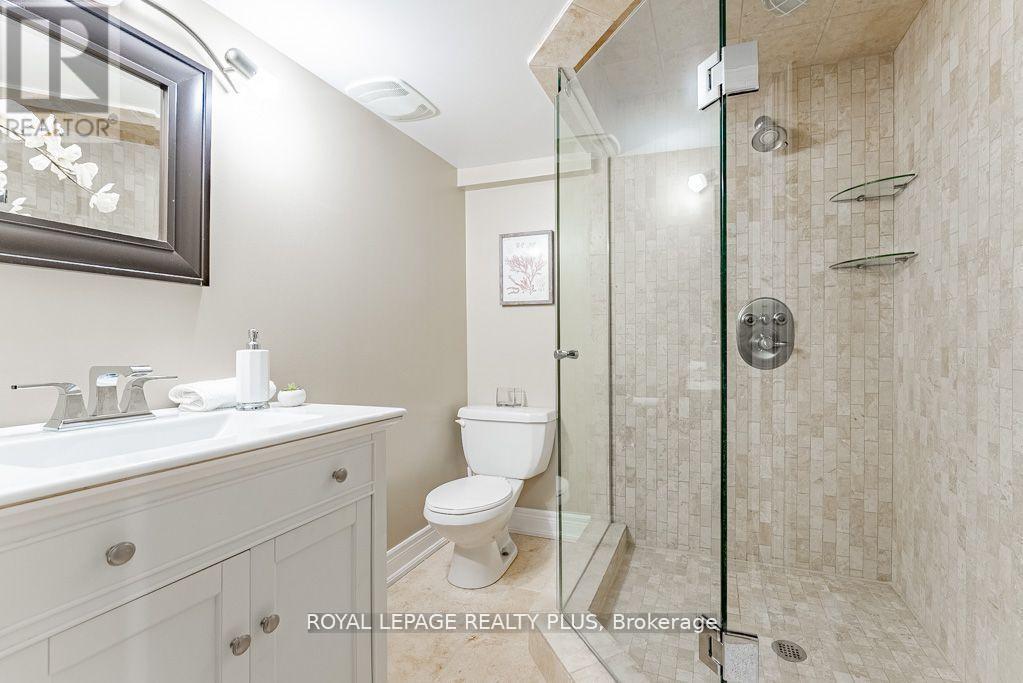 20 Navy Crescent, Brampton, ON - Indoor Photo Showing Bathroom
