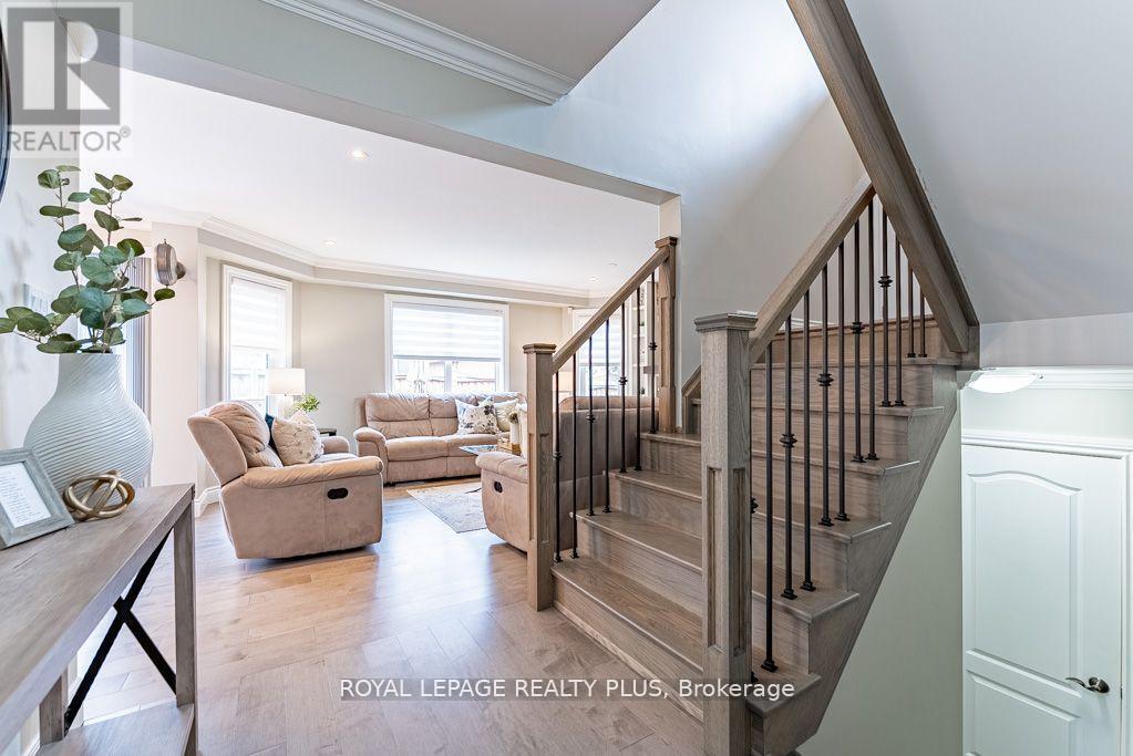 20 Navy Crescent, Brampton, ON - Indoor Photo Showing Other Room