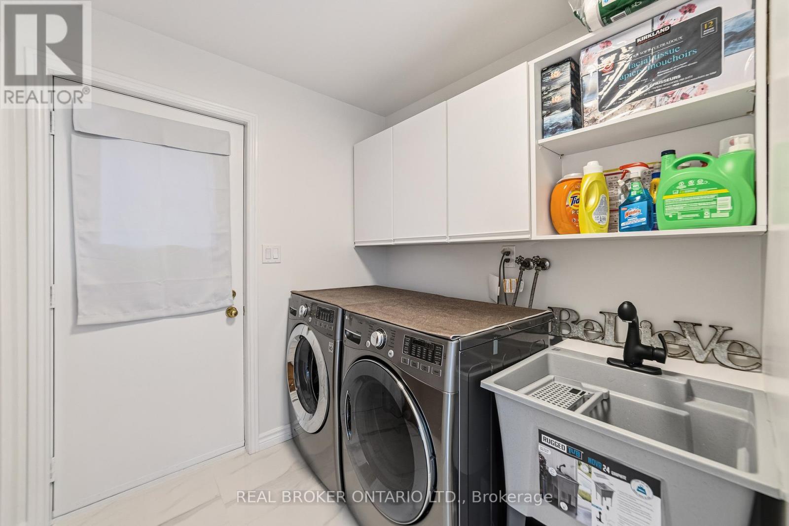 39 Templer Drive, Hamilton, ON - Indoor Photo Showing Laundry Room