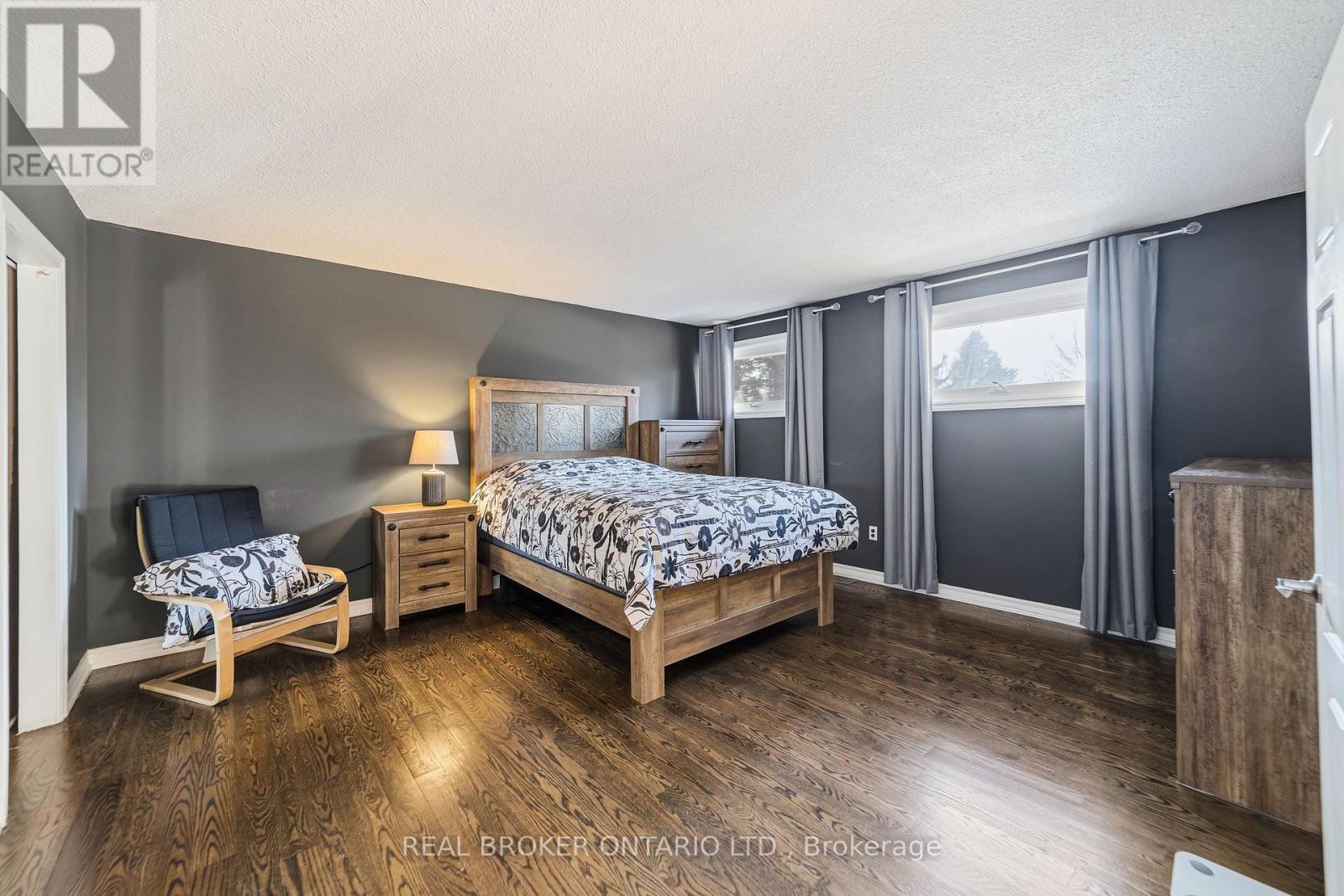39 Templer Drive, Hamilton, ON - Indoor Photo Showing Bedroom