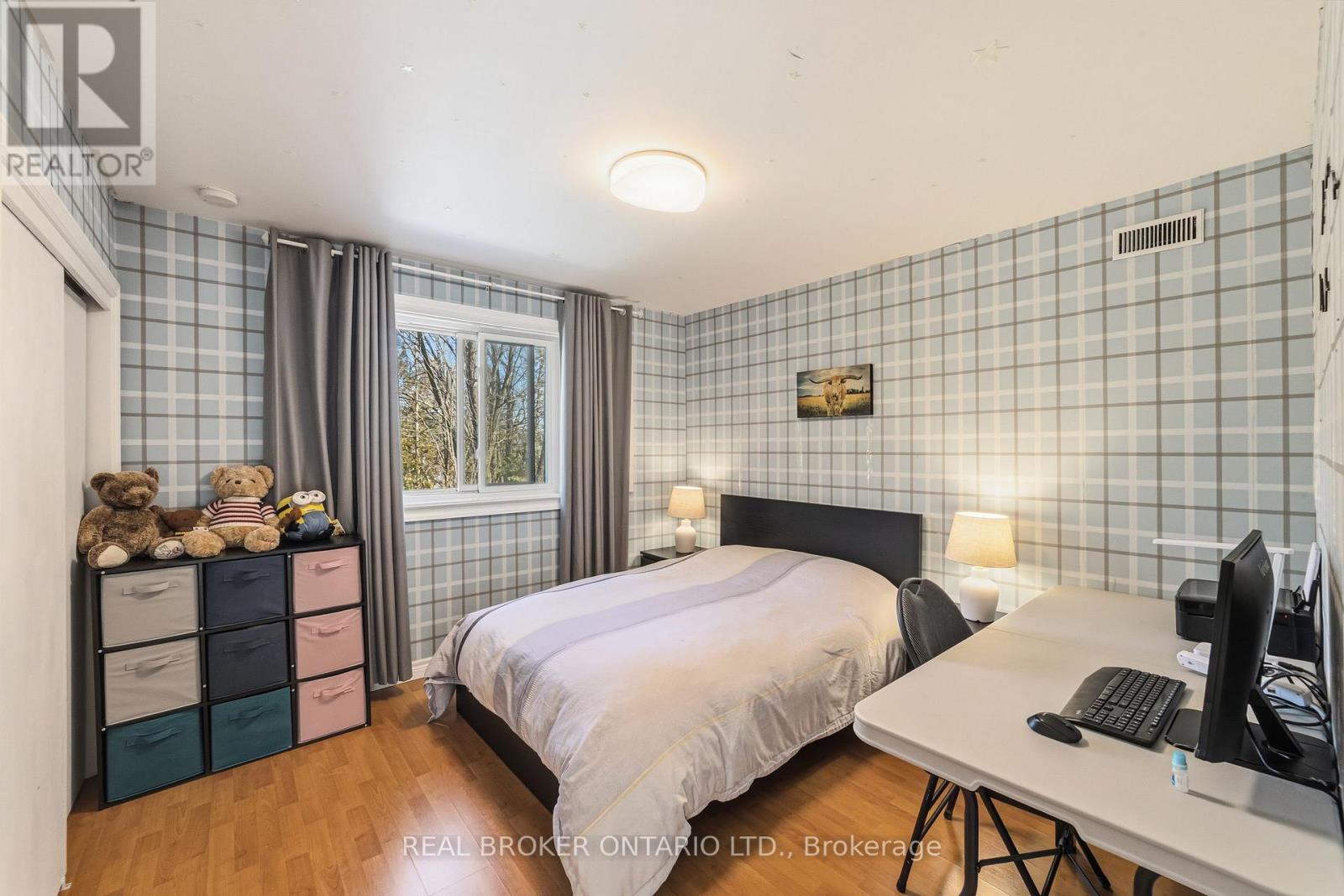 39 Templer Drive, Hamilton, ON - Indoor Photo Showing Bedroom