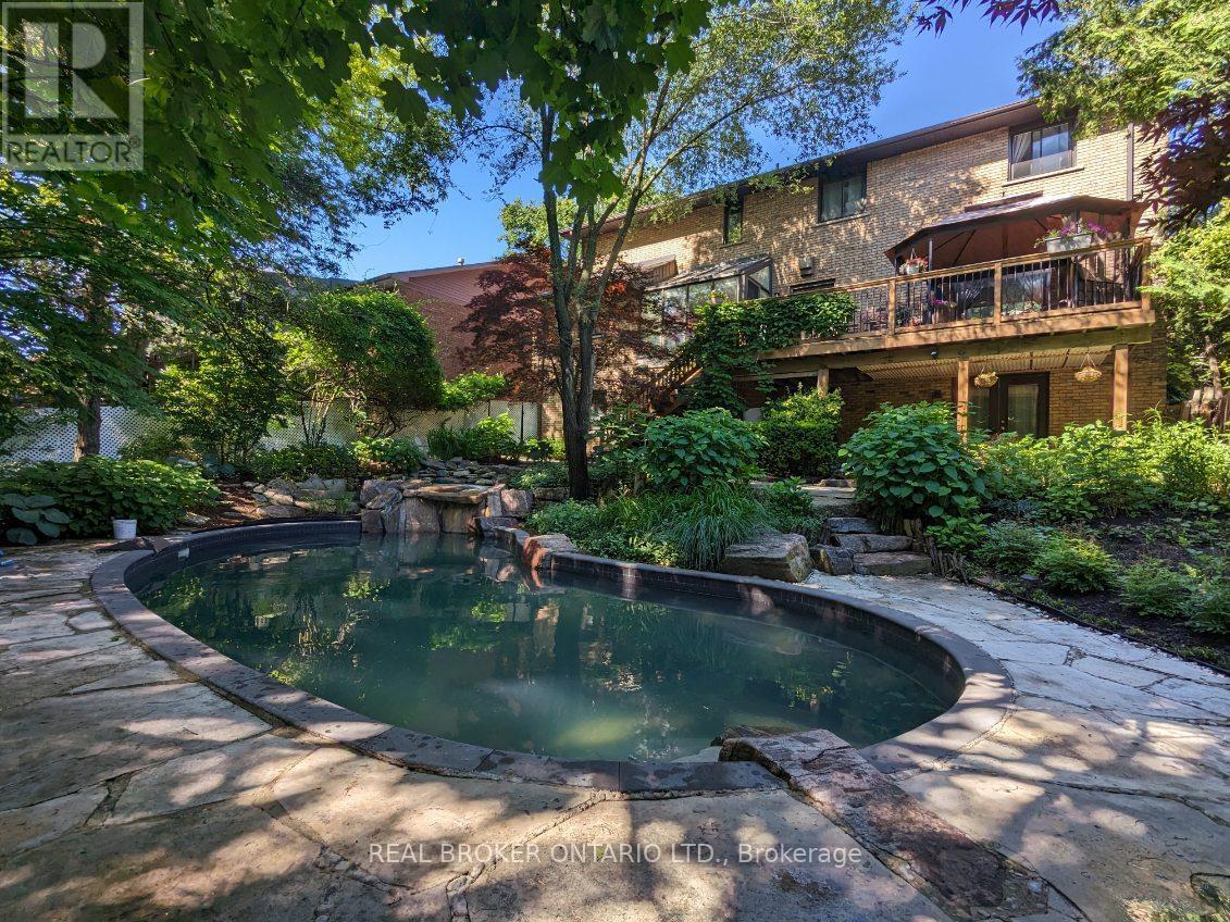 39 Templer Drive, Hamilton, ON - Outdoor